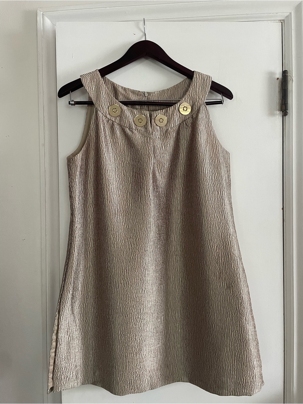 Sleeveless Metallic Gold Shift 60s style